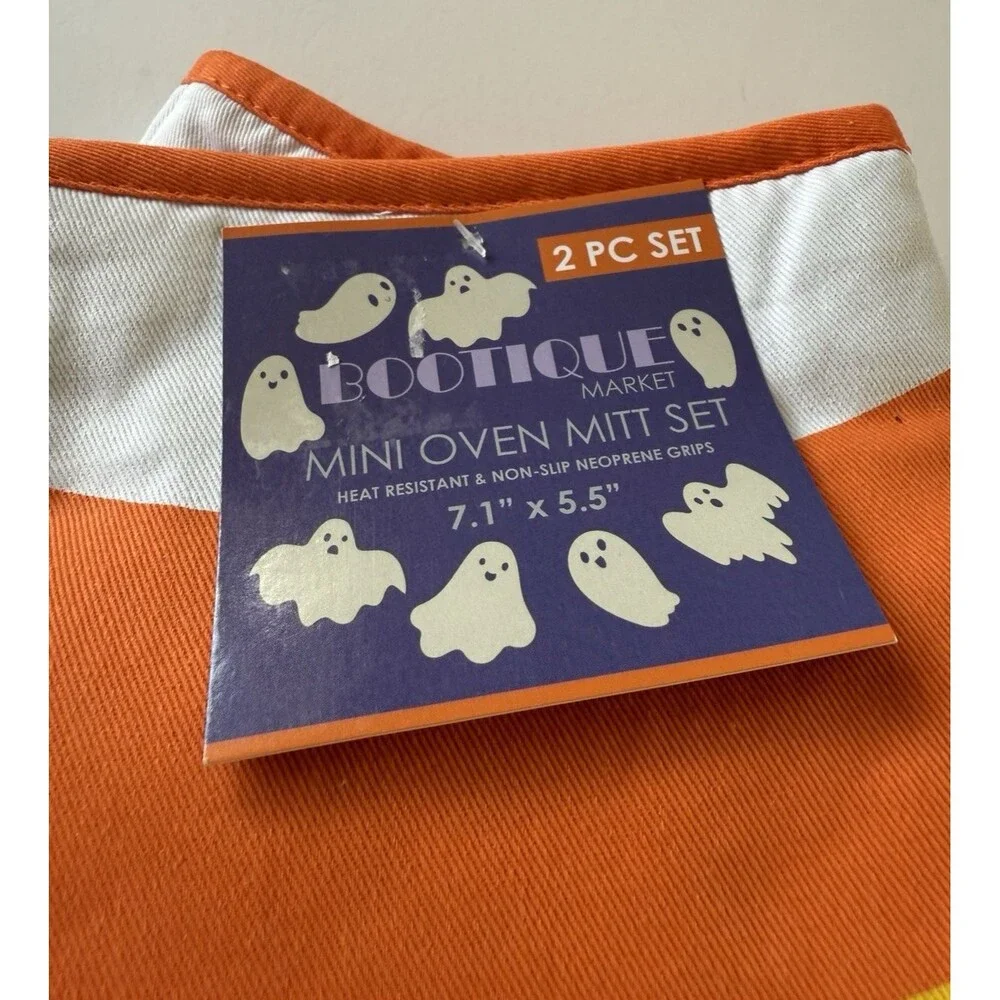 Boutique Market Candy Corn Halloween Mini Oven Mitts Silicone Grip Set Of 2